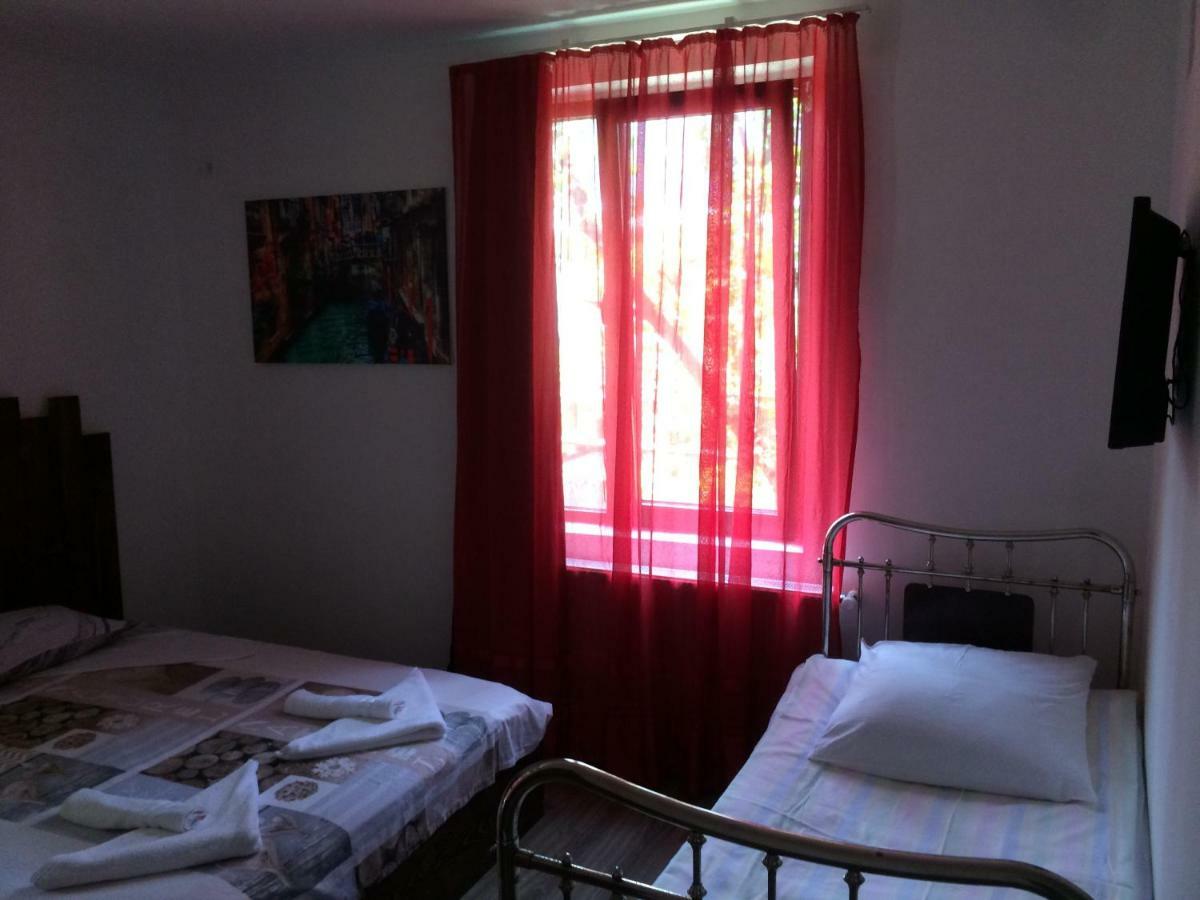 אמברולאורי Villa Portina מראה חיצוני תמונה